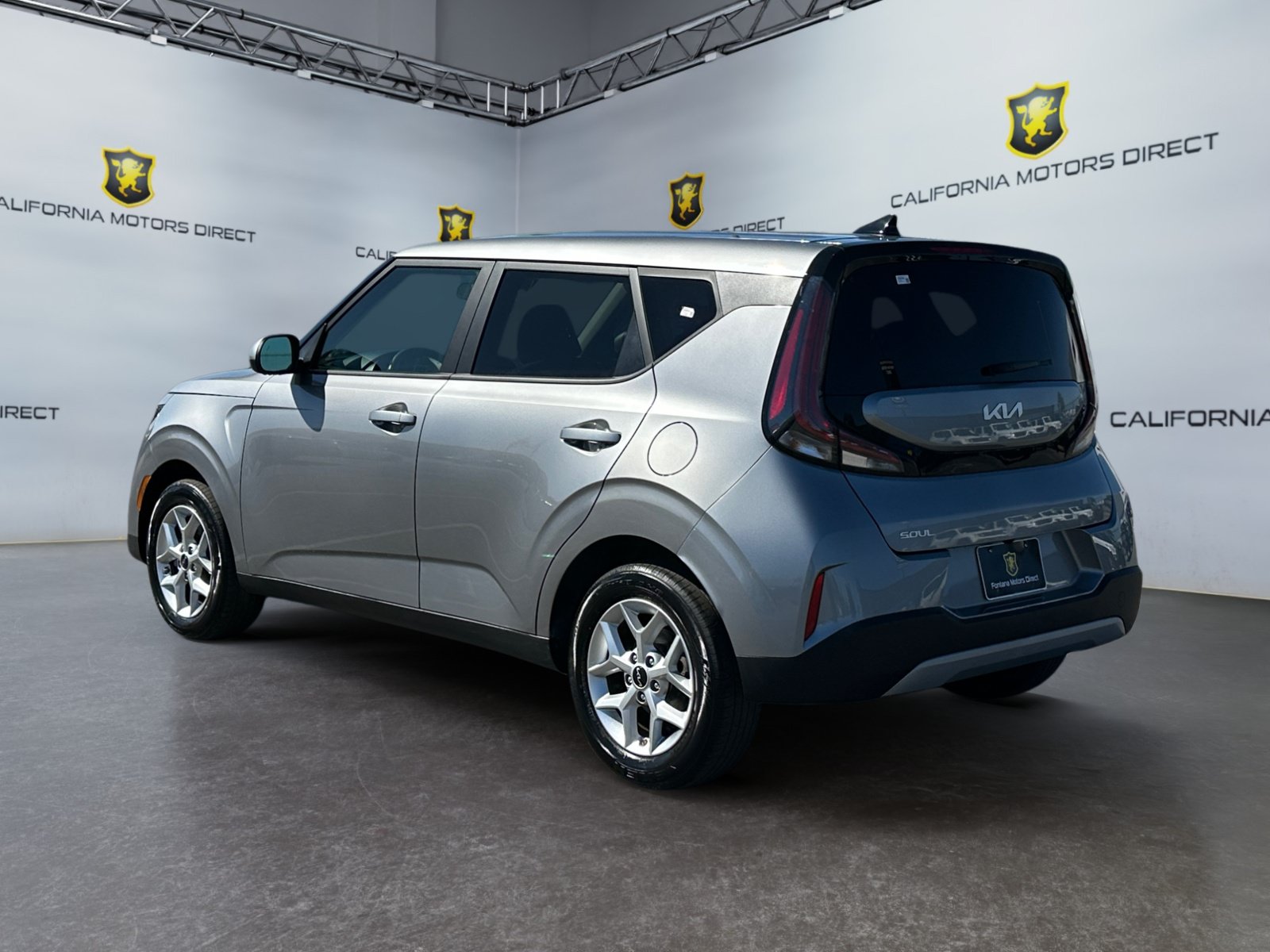Used 2024 Kia Soul LX w/ LX Technology Package FWD image 3
