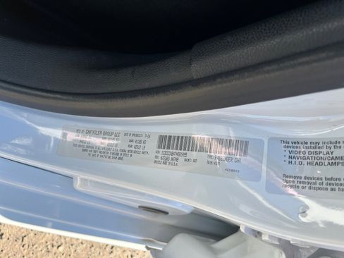 Used 2015 Chrysler 200 Limited w/ Convenience Group image 24