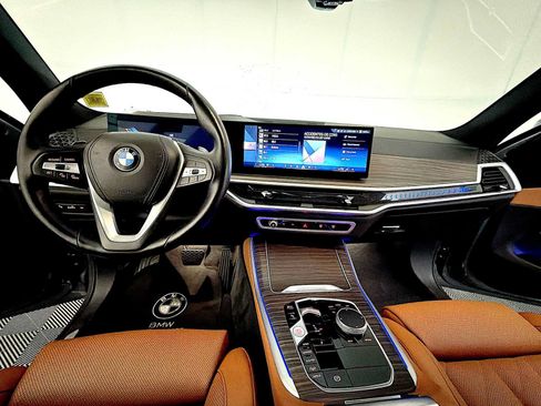 Used 2024 BMW X5 xDrive40i w/ Premium Package AWD/4WD image 14
