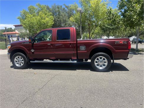 Used 2011 Ford F250 Lariat w/ Lariat Interior Pkg AWD/4WD image 4