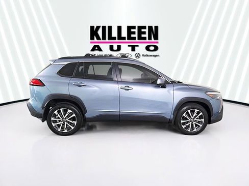 Used 2024 Toyota Corolla Cross XLE w/ Convenience Package FWD image 8