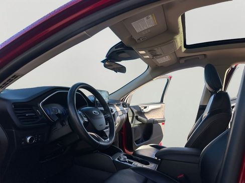 Used 2020 Ford Escape SE Sport image 9