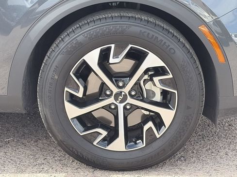 Certified 2025 Kia Sportage EX FWD image 9