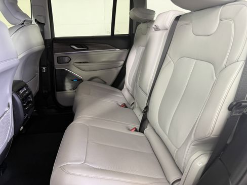 Used 2022 Jeep Grand Cherokee Overland w/ Adv Protech Group III image 14