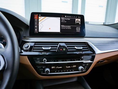 Used 2021 BMW 540i w/ Convenience Package image 10