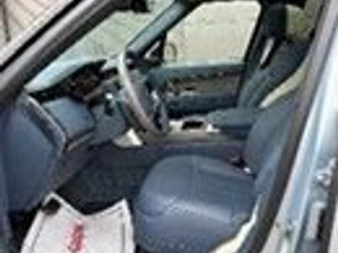 Used 2024 Land Rover Range Rover SV AWD/4WD image 7