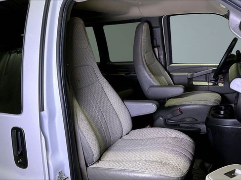Used 2023 Chevrolet Express 3500 LS RWD image 28