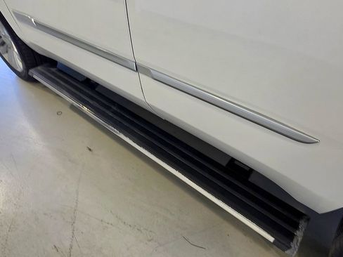 Used 2019 Cadillac Escalade Platinum AWD/4WD image 8