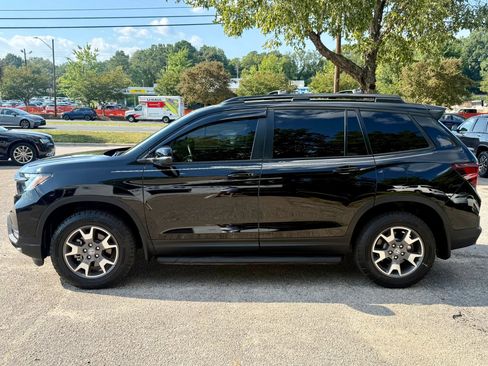 Used 2022 Honda Passport TrailSport image 8