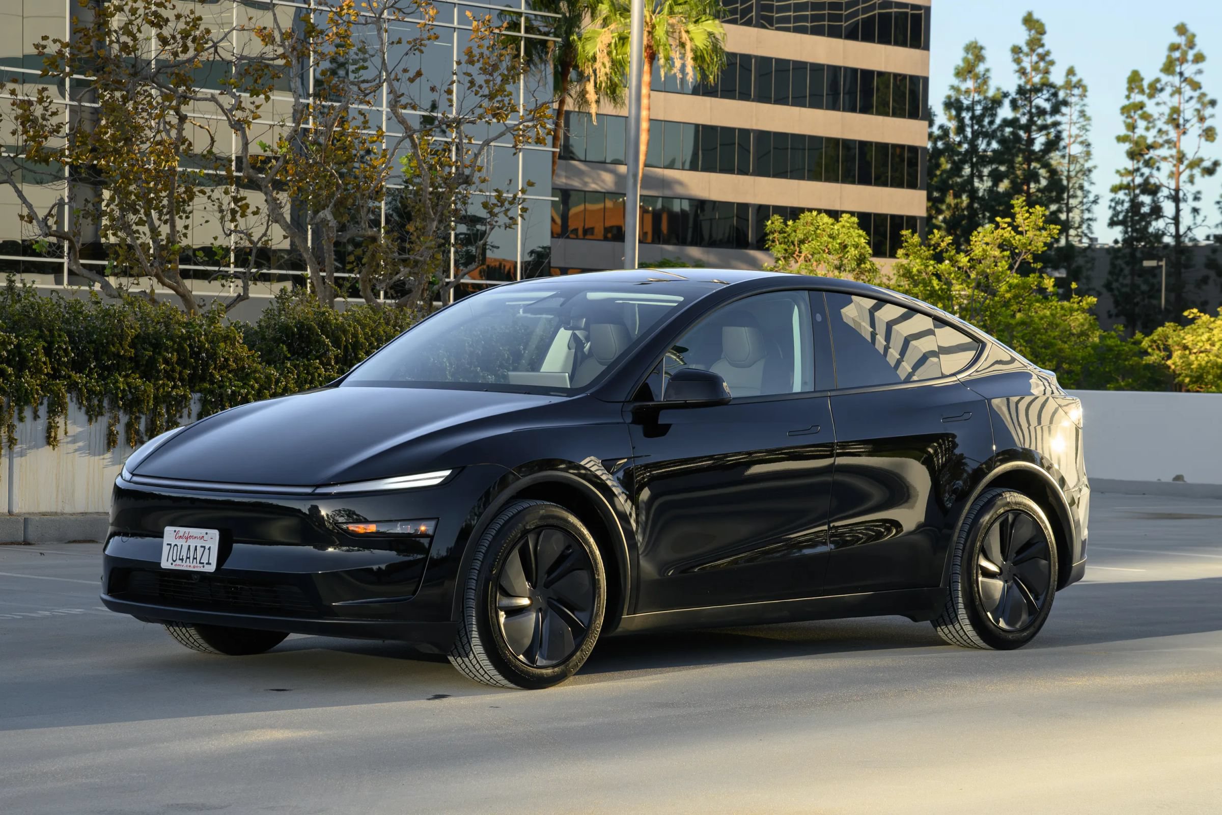 Used 2026 Tesla Model Y AWD image 5