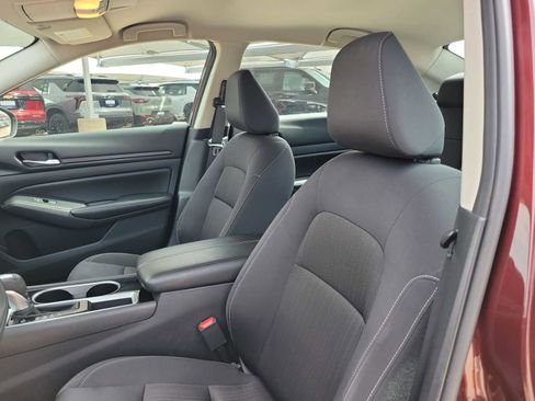 Used 2024 Nissan Altima 2.5 SV image 7