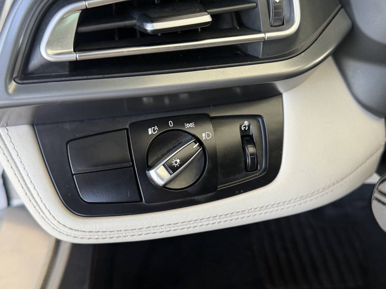 Used 2014 BMW i8 AWD/4WD image 15