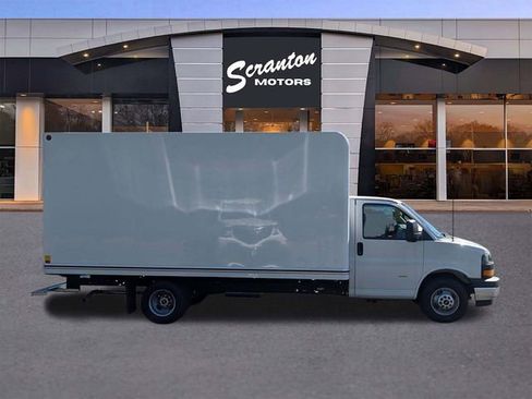 New 2024 GMC Savana 3500 Extended w/ Power Convenience Package image 4