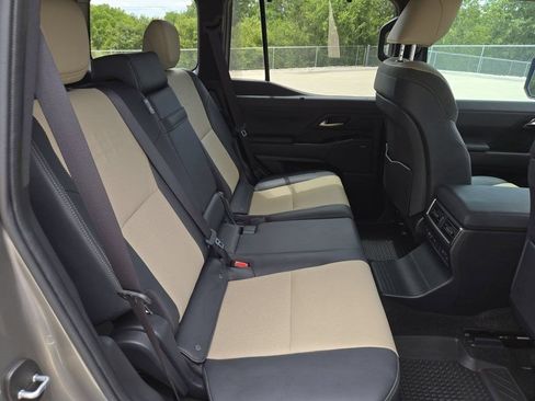 Used 2024 Lexus GX 550 AWD/4WD image 30