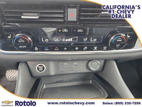 Used 2021 Nissan Rogue SL w/ Premium Package image 25