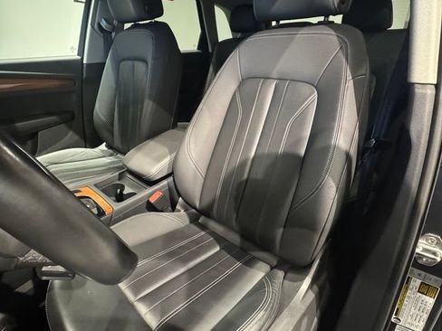 Used 2023 Audi Q5 2.0T Premium w/ Convenience Package AWD/4WD image 18