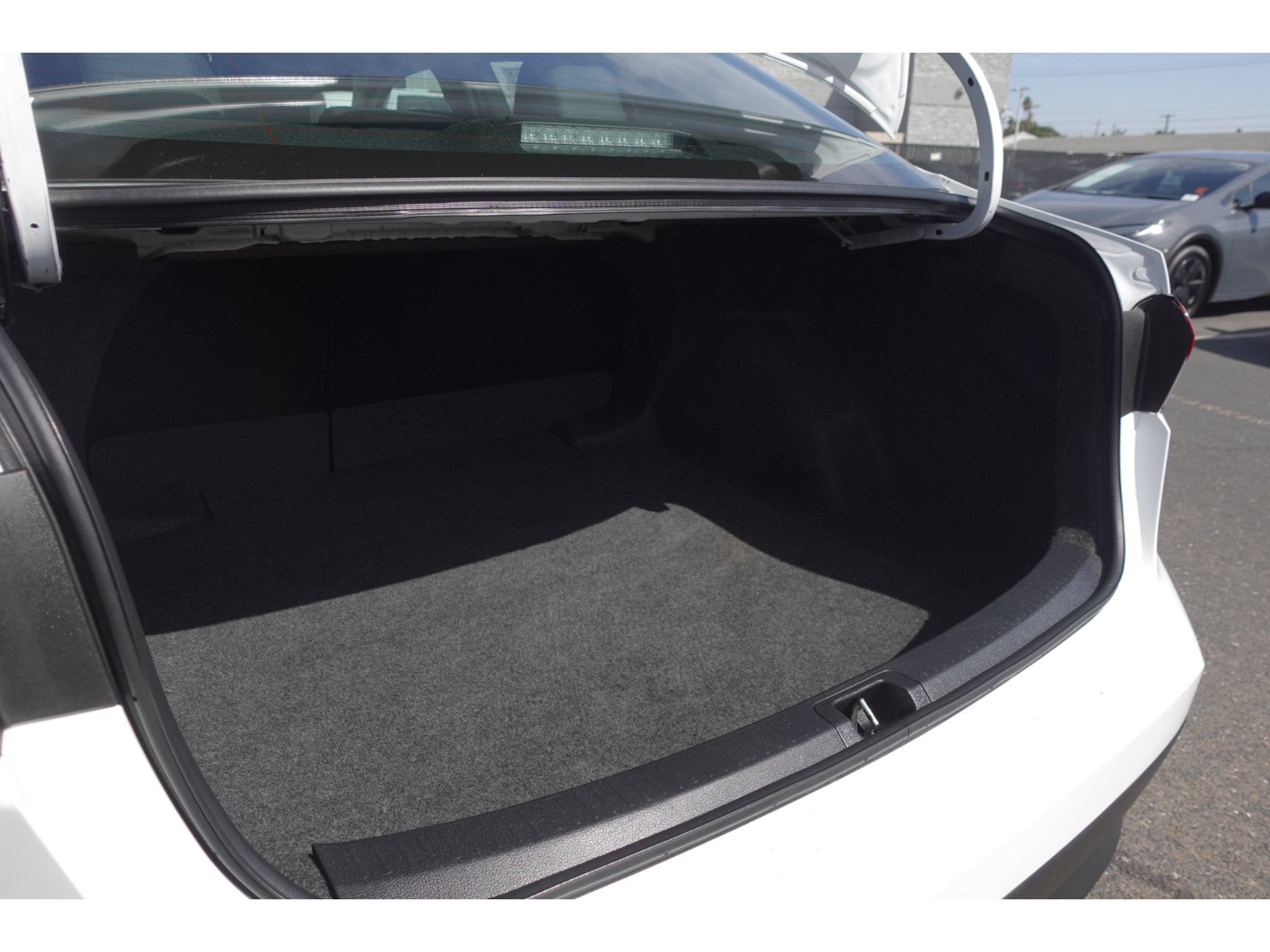 Used 2025 Toyota Corolla LE FWD image 24