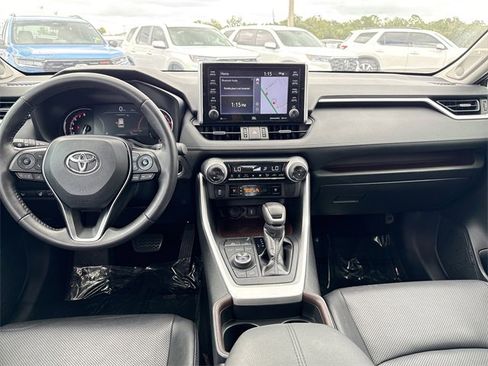 Used 2020 Toyota RAV4 Limited image 18