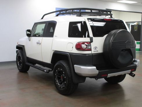 Used 2014 Toyota FJ Cruiser 4WD image 7