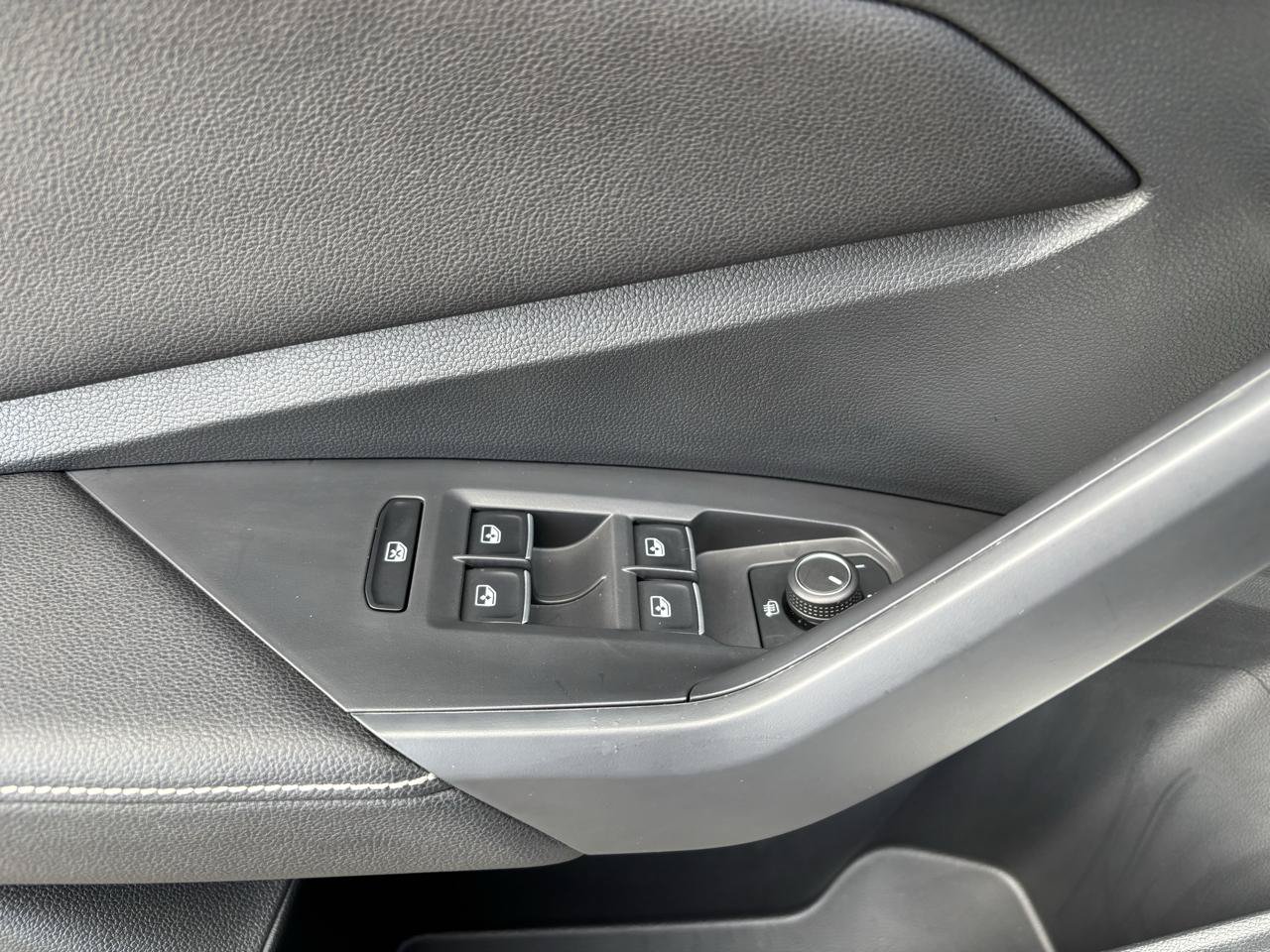 Used 2024 Volkswagen Jetta SE w/ Panoramic Sunroof Package FWD image 12