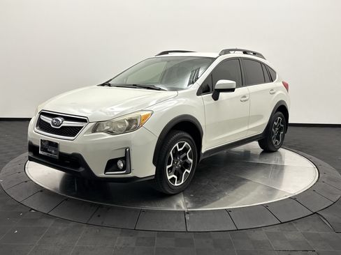 Used 2017 Subaru Crosstrek 2.0i Premium w/ Popular Package #1 AWD/4WD image 3