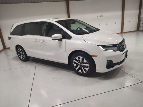 New 2026 Honda Odyssey EX-L image 2