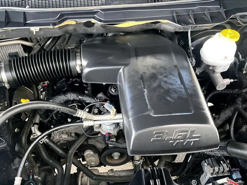 Used 2024 RAM 1500 Warlock AWD/4WD image 32