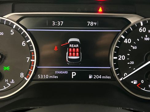 Used 2025 Nissan Pathfinder SL FWD image 15