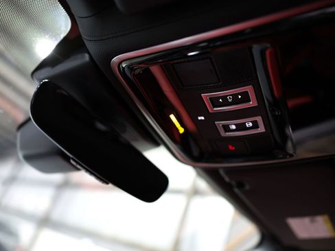 Used 2021 Land Rover Range Rover SV Autobiography Dynamic image 54