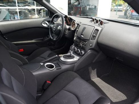 Used 2009 Nissan 370Z Coupe RWD image 14