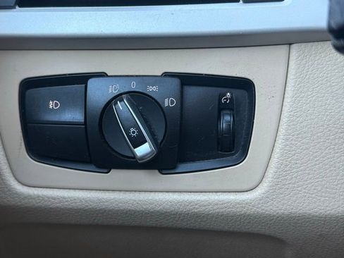 Used 2015 BMW 320i Sedan image 18