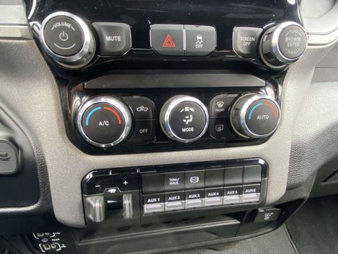 Used 2024 RAM 3500 Tradesman w/ Chrome Appearance Group image 22