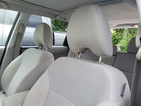 Used 2013 Subaru Forester 2.5X Premium AWD/4WD image 24