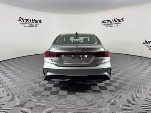 Used 2024 Kia Forte LXS w/ LXS Technology Package FWD image 9