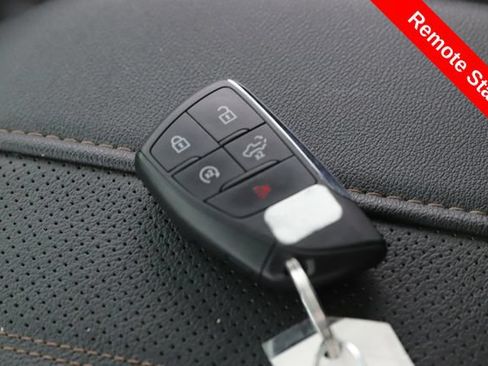 Used 2024 Chevrolet Silverado 1500 High Country AWD/4WD image 3