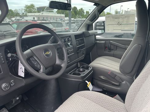 New 2026 Chevrolet Express 3500 Extended RWD image 11
