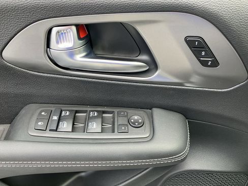 New 2026 Chrysler Pacifica Select image 26