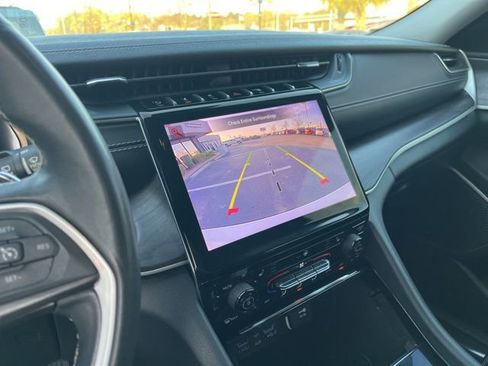 Used 2022 Jeep Grand Cherokee L Limited image 26