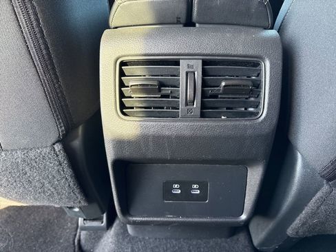 Used 2025 Nissan Rogue SV image 25