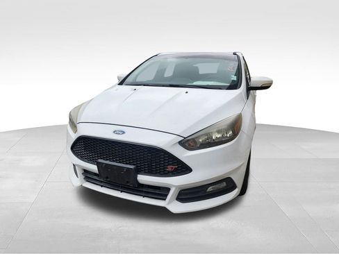 Used 2018 Ford Focus ST FWD image 1