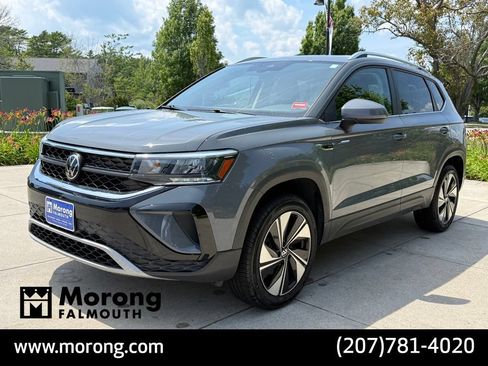Used 2023 Volkswagen Taos SE w/ Panoramic Sunroof Package AWD/4WD image 2