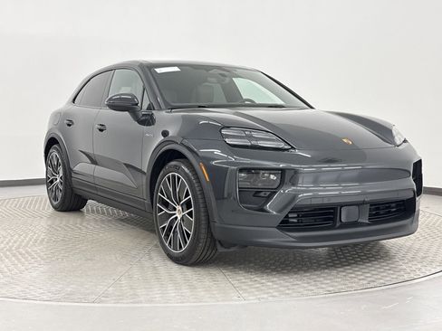 Certified 2025 Porsche Macan Electric image 7