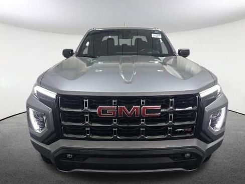 Used 2024 GMC Canyon AT4 AWD/4WD image 2