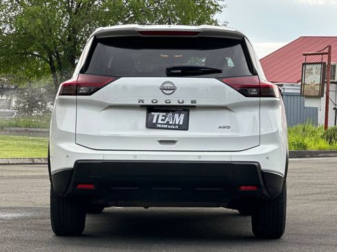 Used 2024 Nissan Rogue S AWD/4WD image 5