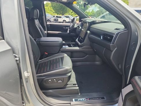 Certified 2025 GMC Yukon XL AT4 Ultimate AWD/4WD image 28