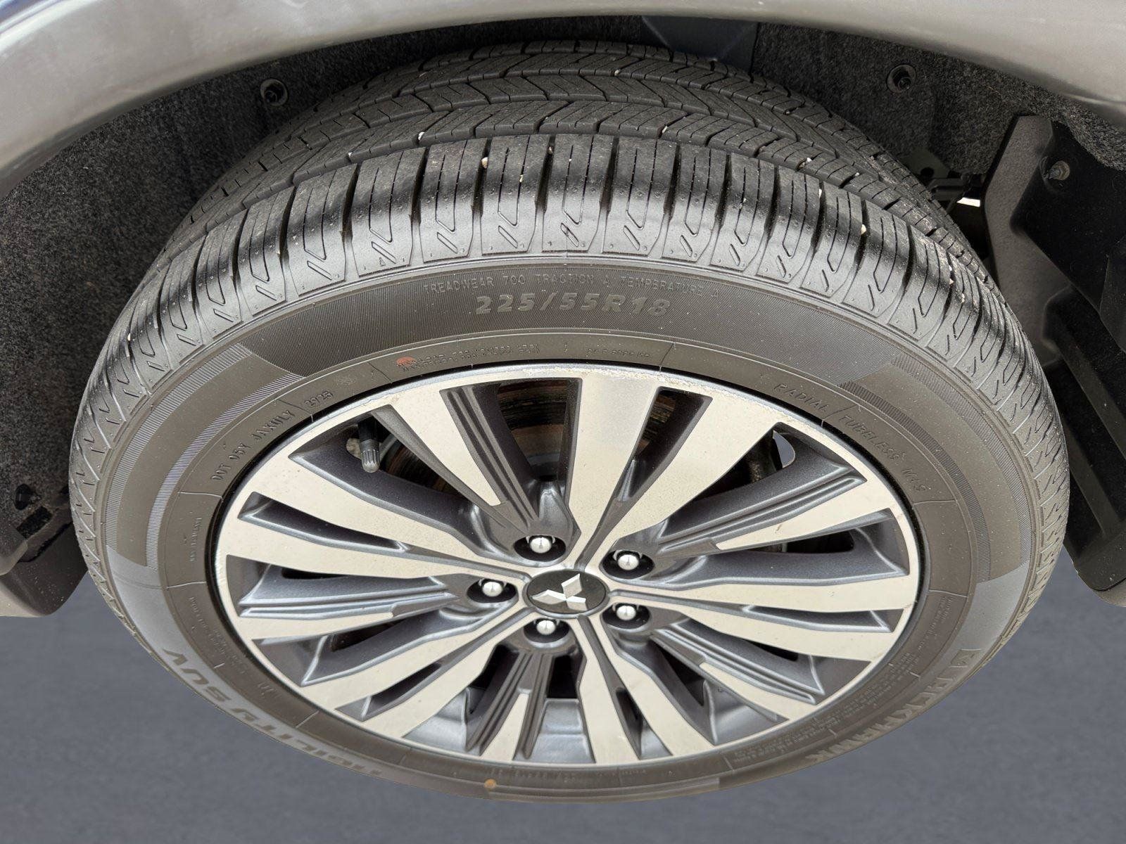 Used 2020 Mitsubishi Outlander ES FWD image 9