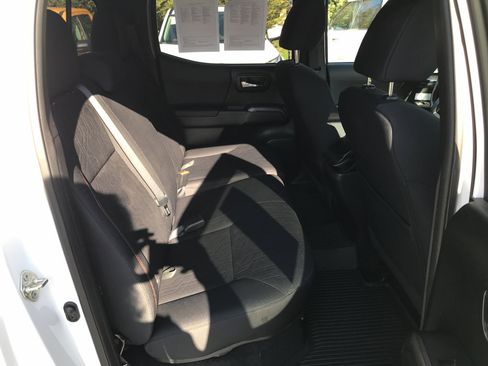 Used 2017 Toyota Tacoma TRD Off-Road image 26