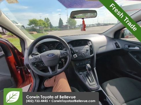 Used 2018 Ford Focus SE FWD image 12