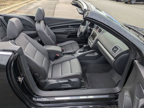 Used 2013 Volkswagen Eos Komfort FWD image 30