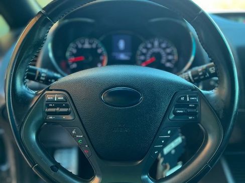 Used 2015 Kia Forte SX image 13